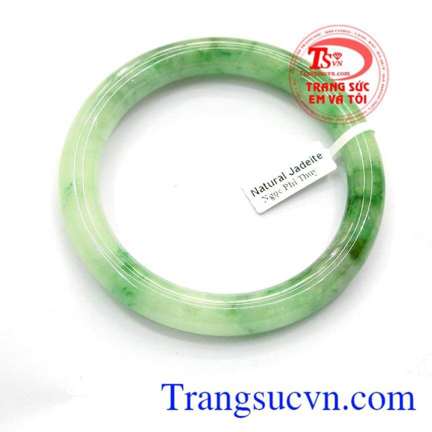 Vòng tay ngọc cẩm thạch mệnh mộc