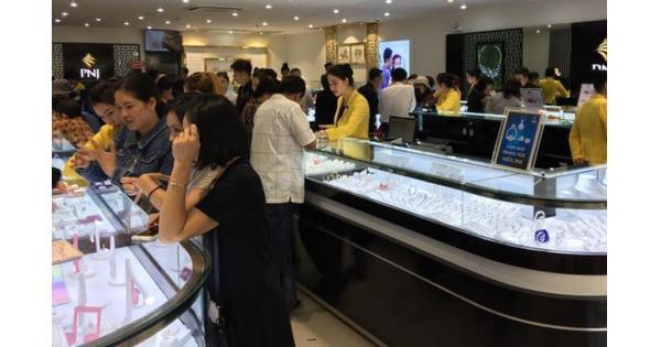 Giá vàng quay đầu giảm nhẹ nhưng vẫn trên 36,9 triệu đồng/lượng