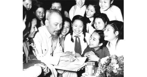 20/10 Phụ Nữ Việt Nam Cần cù, Bất khuất, Trung hậu, Đảm đang