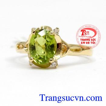 Nhẫn Peridot thiên nhiên tinh tế thời trang với đường nét tinh tế hợp thời trang mọi lứa tuổi