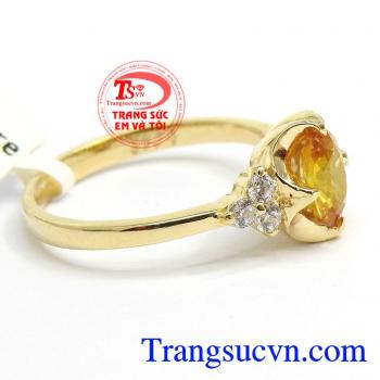 Nhẫn Sapphire sang trọng thời trang chế tác bằng công nghệ cao măng lại những đường nét tinh tế sắc sảo luôn làm vừa lòng thị hiếu phái đẹp