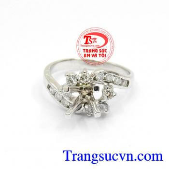 Vỏ Vàng Trắng Kim Cương vàng 14k chất lượng đảm bảo thương hiệu Em Và Tôi. 