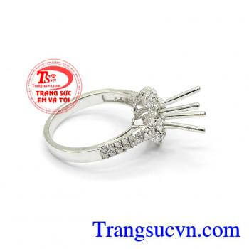 Vỏ nhẫn nữ kim cương thiên nhiên vàng trắng. Vỏ Nhẫn Nữ Kim Cương Thiên Nhiên