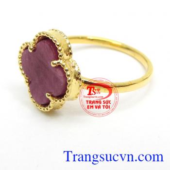 Đá Ruby phù hợp với người mệnh hỏa và mệnh mộc mang ý nghĩa phong thủy cao