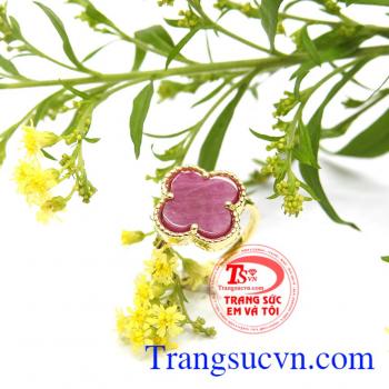 Nhẫn nữ ruby đẹp xinh xắn