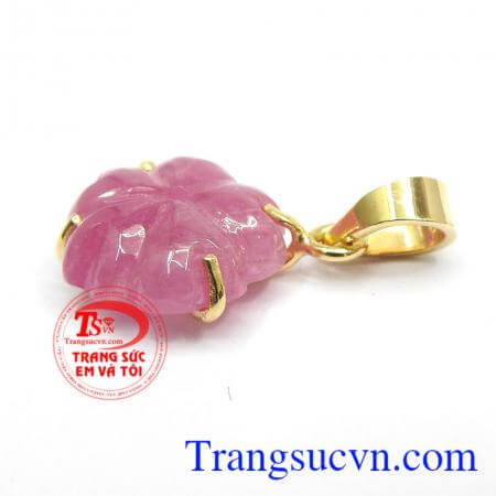 sản phẩm mang lại may mắn, sức khỏe cho người đeo phù hợp với người mệnh thổ và mệnh hỏa,Mặt dây chuyền Ruby đẹp