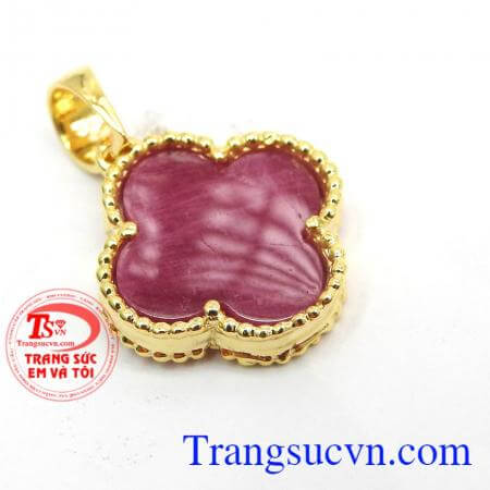 sản phẩm được chế tác hình cả 4 lá đang là xu hướng được tìm kiếm nhiều nhất,Mặt dây chuyền ruby may mắn