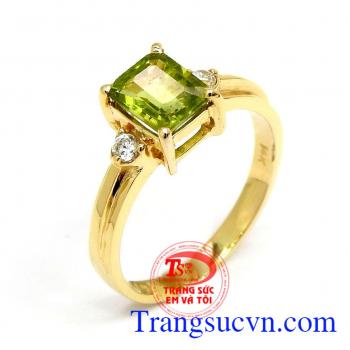 Nhẫn Nữ Peridot Nhẹ Nhàng Tinh Tế đeo hợp mệnh Mộc và Hỏa