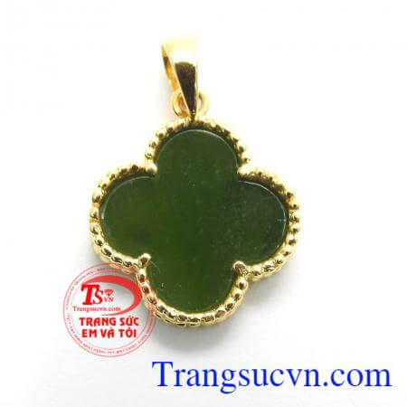 Mặt dây cỏ 4 lá Nephrite