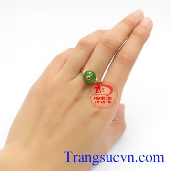 Nhẫn nữ nephrite sang trọng