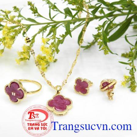 Thích hợp làm quà tặng cho người thân và bạn bè,Bộ trang sức Ruby sang trọng