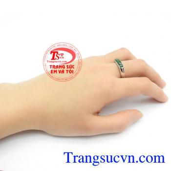 Nhẫn nữ vàng gắn đá quý Cẩm Thạch thiên nhiên