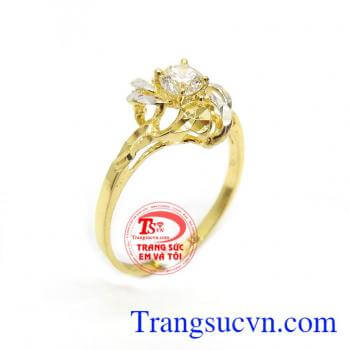 Nhẫn Nữ Đính Đá Phong Cách chế tác tinh xảo trên từng đường nét với sự nhẹ nhàng, tinh tế trong từng chi tiết mang đến vẻ sang trọng thanh lịch cho người đeo