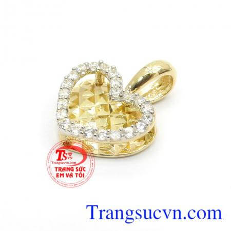 Mặt Dây Trái Tim Nhập Hàn Quốc chế tác sắc nét tinh xảo với đường nét độc đáo mang đến sự nhẹ nhàng thanh thoát cho sản phẩm,Mặt Dây Trái Tim Nhập Hàn Quốc