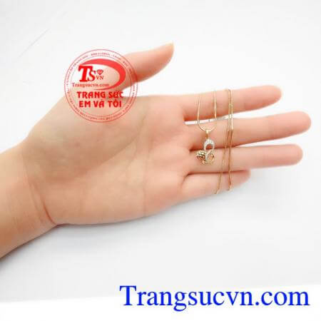 Sự kết hợp mới mẻ tạo nên sự sang trọng, cá tính cho bộ dây, là sự lựa chọn tuyệt vời cho phái đẹp,Bộ Dây Phong Cách Phái Đẹp