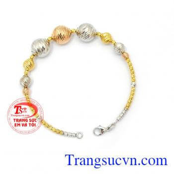 Vòng bi vàng Italy là món đồ trang sức tôn lên vẻ đẹp của phái nữ. 