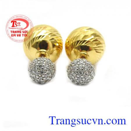 Mang đến vẻ đẹp trẻ trung cho người đeo. Hoa tai Dior đẹp