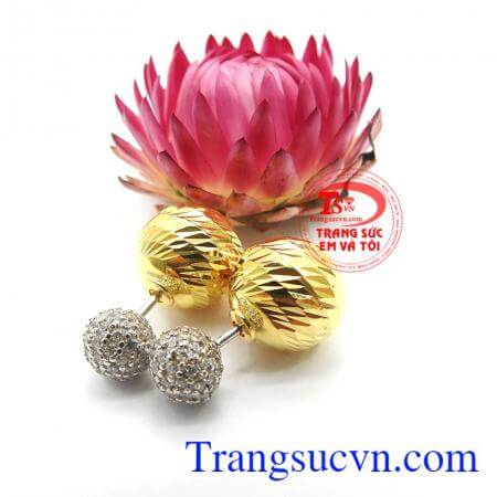 Sản phẩm 18k nhập khẩu từ đất nước Italy. Hoa tai Dior đẹp