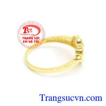 Nhẫn nữ nhẹ nhàng sang trọng phù hợp nhiều lứa tuổi