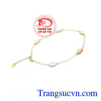 Lắc Chân Ý Đẹp Tươi Sáng Bóng