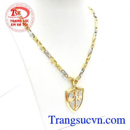 Bộ Dây Chuyền Nam Cá Tính kết hợp giữa dây chuyền nhập khẩu nguyên chiếc từ Italy đẳng cấp và mặt dây vàng chế tác 3D, tạo nên sự sang trọng, cá tính và mạnh mẽ