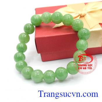 Nhưng nay, ngọc cẩm thạch đã sử dụng vô cùng phổ biến với nhiều màu sắc, giá thành và kiểu dáng khác nhau.