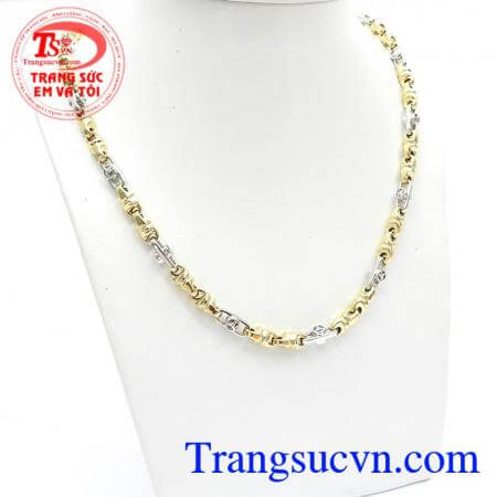 Dây chuyền vàng Italy đeo mặt dây chuyền vàng 18k rất hợp thời trang phong cách phái mạnh. Dây chuyền vàng Italy đeo mặt