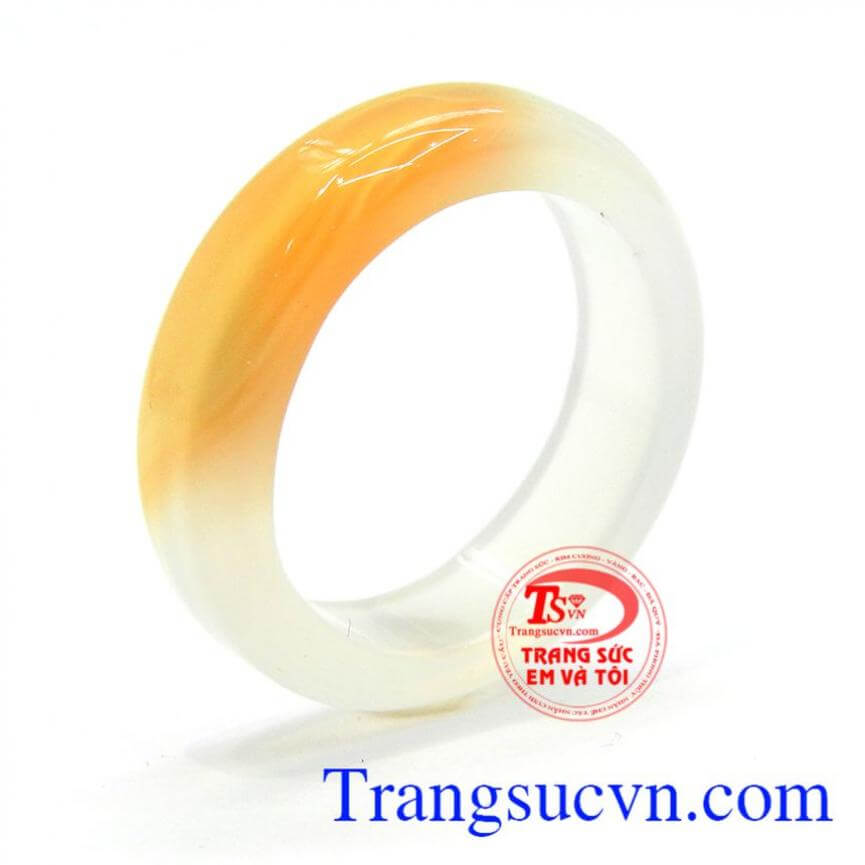 Nhẫn mã não trắng pha cam