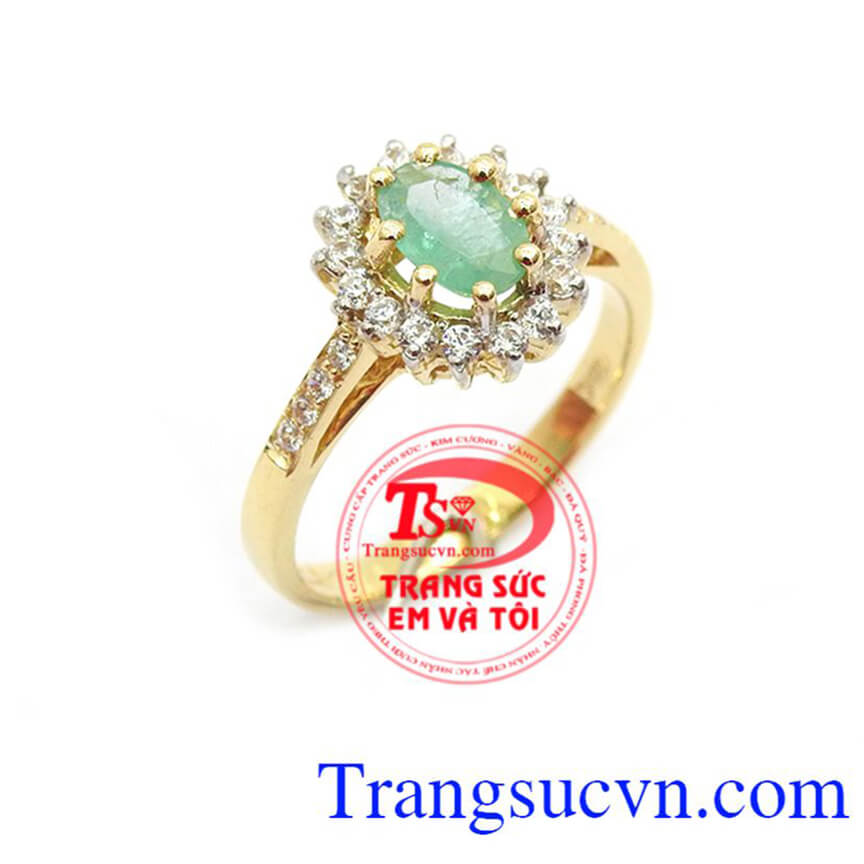 Nhẫn nữ đá quý emerald là sản phẩm đá emerald thiên nhiên mang đến vẻ đẹp sang trọng, tinh tế cho người đeo