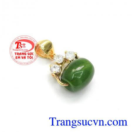 Mặt Dây Chuyền Ngọc Bích Mới thiết kế mới lạ độc đáo mang sự mới mẻ, sang trọng trong phong cách phái đẹp, phù hợp với nhiều kiểu dáng dây chuyền tạo nên sự khác biệt và phong cách cho phái đẹp,Mặt Dây Chuyền Ngọc Bích Mới