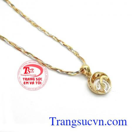 Mặt dây chuyền vàng Chanel
