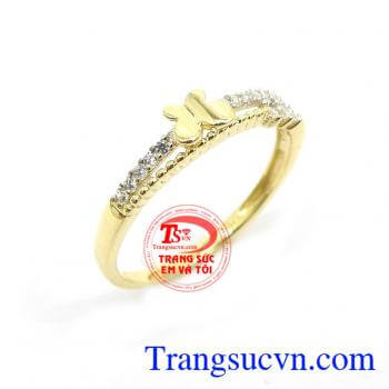 Nhẫn Nữ Nhập Khẩu Trang Nhã kiểu dáng nhẹ nhàng, tinh tế phù hợp nhiều phong cách thời trang phái đẹp, mang lại sự quyến rũ, cá tính cho người đeo