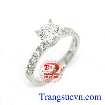 Nhẫn Nữ Vàng Đẳng Cấp Phái Đẹp chế tác bằng vàng trắng đính đá mới lạ độc đáo, tôn lên vẻ đẹp quyến rũ, phong cách cho phái đẹp, là món quà tuyệt vời dành tặng một nửa yêu thương những dịp ý nghĩa