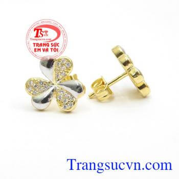 Mang lại vẻ đẹp quý phái cho người đeo. Hoa tai cỏ may mắn