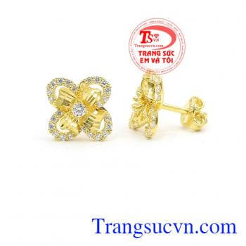 Hoa tai may mắn là sản phẩm hoa tai sang trọng, toát lên vẻ đẹp quý phái cho người đeo.