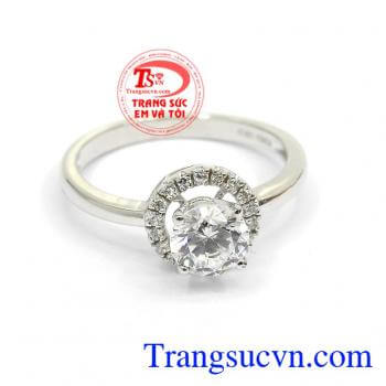 Nhẫn Nữ Vàng Trắng Quý Phái đường nét chế tác mềm mại, tươi sáng, tôn lên sự cá tính phong cách phái đẹp