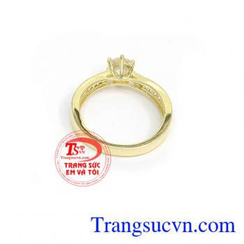 Nhẫn Vàng Kết Đá Nhỏ Xinh