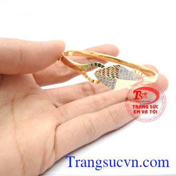 Là món quà được các chị em ưa thích. Vòng tay đẹp tinh tế