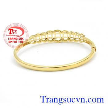 Vòng tay kim tiền là sản phẩm vòng tay mang ý nghĩa về tài lộc, thịnh vượng. 