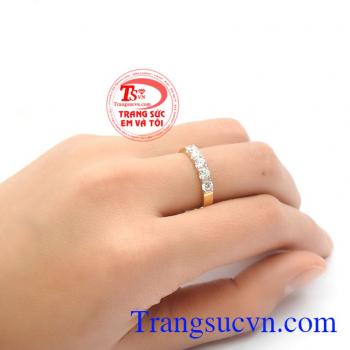 Nhẫn nữ đẹp xinh xắn