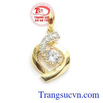 Mặt dây chuyền vàng Korea là sản phẩm mặt dây chuyền nhập khẩu từ Hàn Quốc, phong cách trẻ trung, sang trọng,Mặt dây chuyền vàng Korea