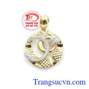 Mặt dây chuyền sang trọng là sản phẩm nhập khẩu từ Hàn Quốc, sản phẩm đẹp sang trọng được các chị em ưa thích,Mặt dây chuyền sang trọng