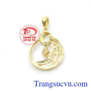 đường nét tinh tế, sang trọng được các bạn gái ưa thích,Mặt dây mặt trăng đẹp