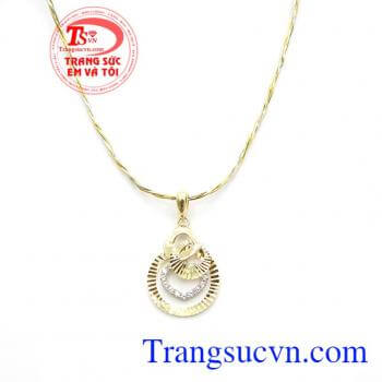 Công ty trang sức em và tôi chuyên cung cấp các sản phẩm đá quý, đá phong thủy, vàng, bạc, ngọc trai,Mặt dây đẹp tinh tế