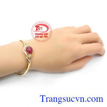 Phù hợp làm quà tặng trong các dịp ý nghĩa. Vòng Tay Ruby Thịnh Vượng