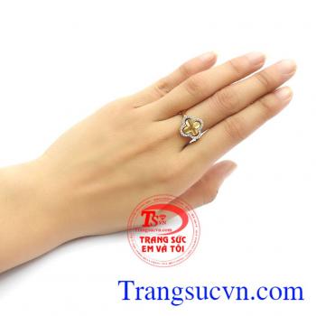 Nhẫn cỏ 4 lá tình yêu