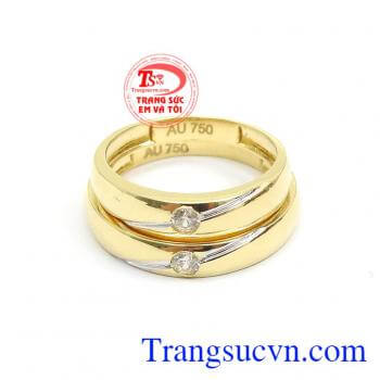 Đôi nhẫn cưới là minh chứng cho tình yêu đôi lứa, khởi đầu cho cuộc sống hạnh phúc của hai người