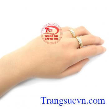 Nhẫn cưới vàng vàng tây đẹp sang trọng kinh tế cho đôi bạn trẻ