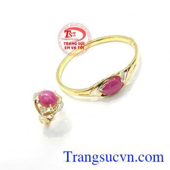 Bộ trang sức nữ đẹp, Bộ Trang Sức Ruby Độc Đáo gồm vòng tay và nhẫn được đính đá Ruby nhẹ nhàng tinh tế, được phái đẹp đặc biệt ưa chuộng,Bộ Trang Sức Ruby Độc Đáo
