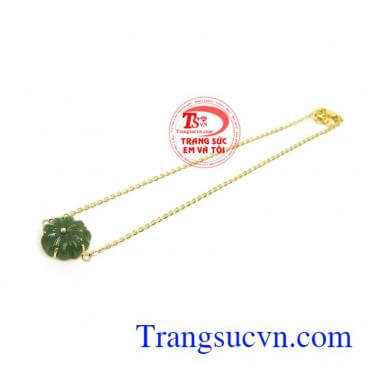 Ngọc Cẩm Thạch thiên nhiên còn có tác dụng bình an, vui vẻ cho chủ nhân.